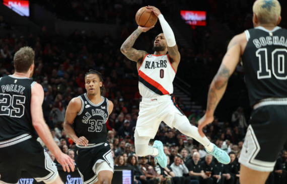 NBA-马刺8人上双127-147负开拓者 利拉德37+12努尔基奇25+11+7 